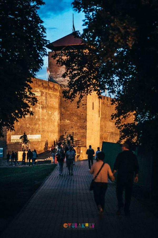 Okker Apartman Gyula Exterior foto